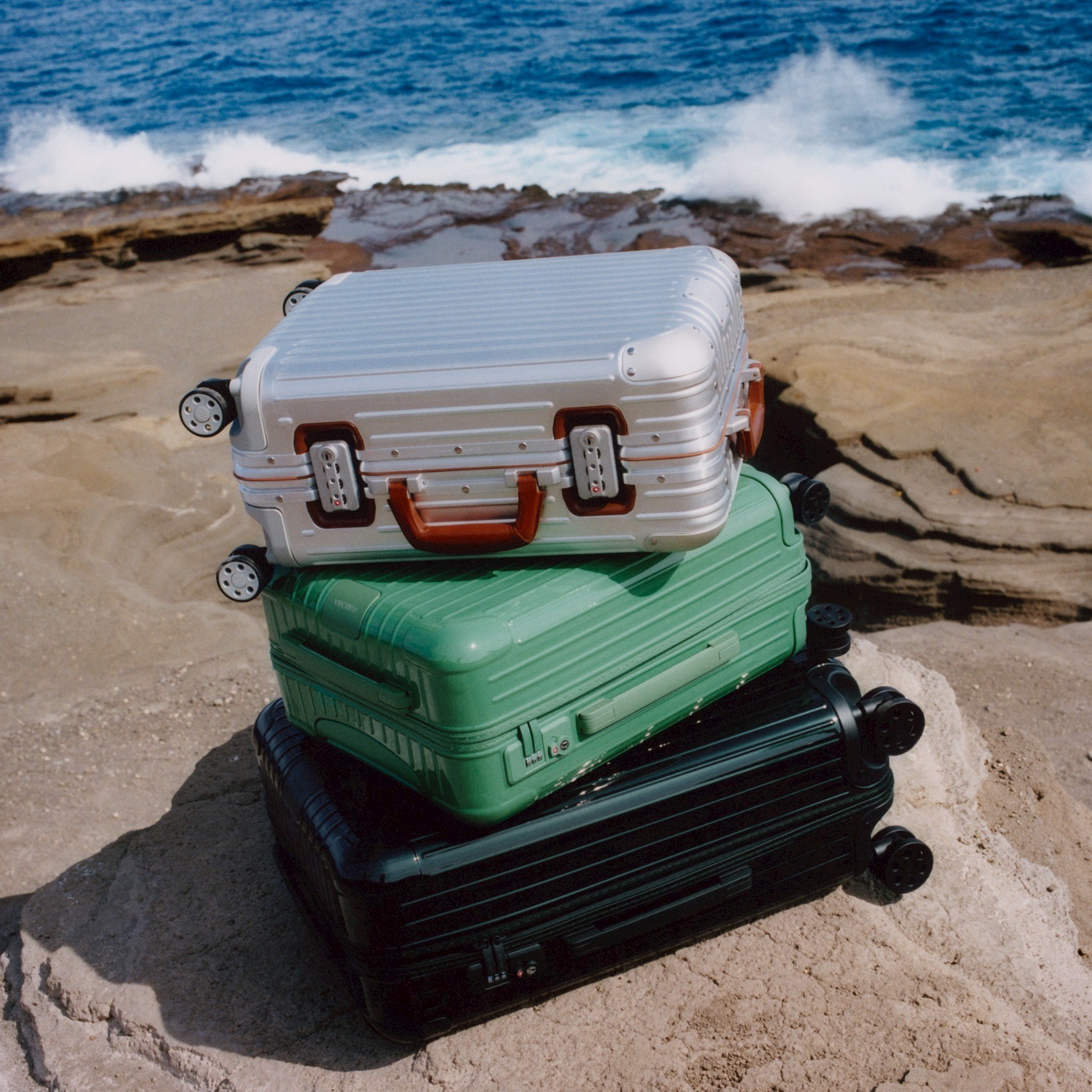 RIMOWA | LINE Official Account