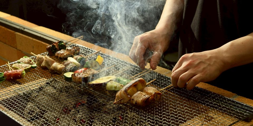 囲炉裏 風情ありすぎ！ 炭火焚き火OKのリアルガチな卓上