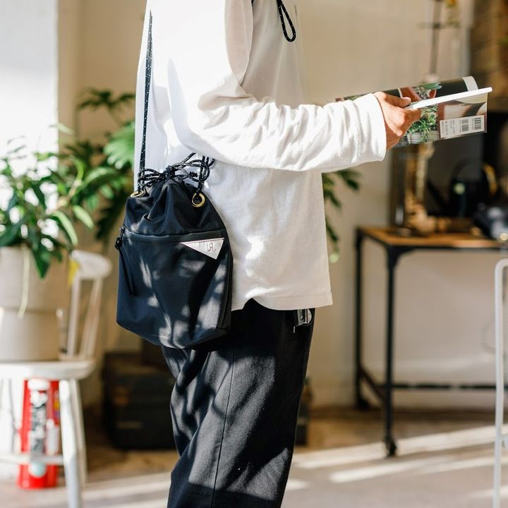 LR by LIVERAL シンプル 黒 ナイロンリュック LR by LIVERAL シンプル