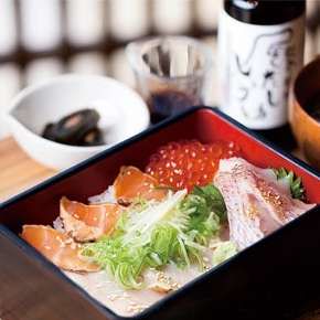 うしおや ひがし茶屋街店 | 鰤のたたき本舗 金沢・逸味 潮屋