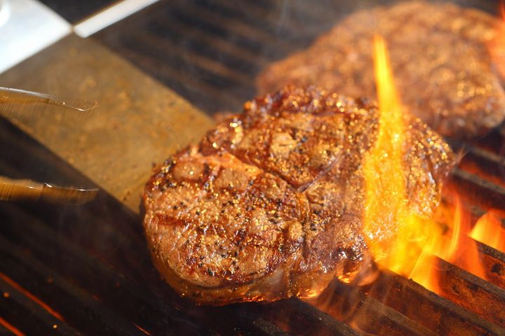 Mixed media feed | 炭焼ステーキ BEEF IMPACT | LINE Official Account
