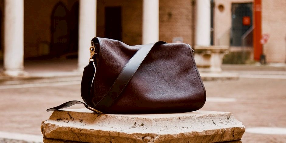 美品 Felisi ショルダーバッグ ナイロン レザー グリーン A4収納可 Felisi フェリージ レザー ナイロン ショルダー バッグ グリーン