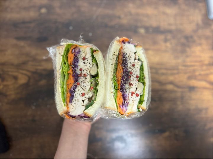 Mixed media feed | 社長たちのサンドイッチ | LINE Official Account