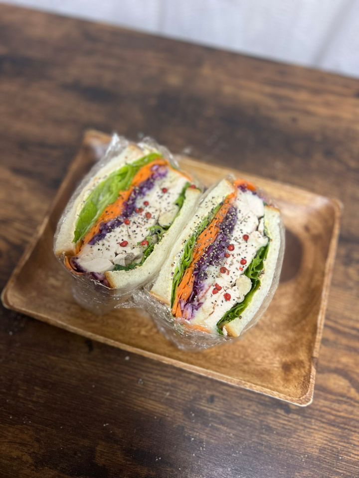 月夜のサンドウィッチ Mixed media feed | 社長たちのサンドイッチ | LINE Official Account
