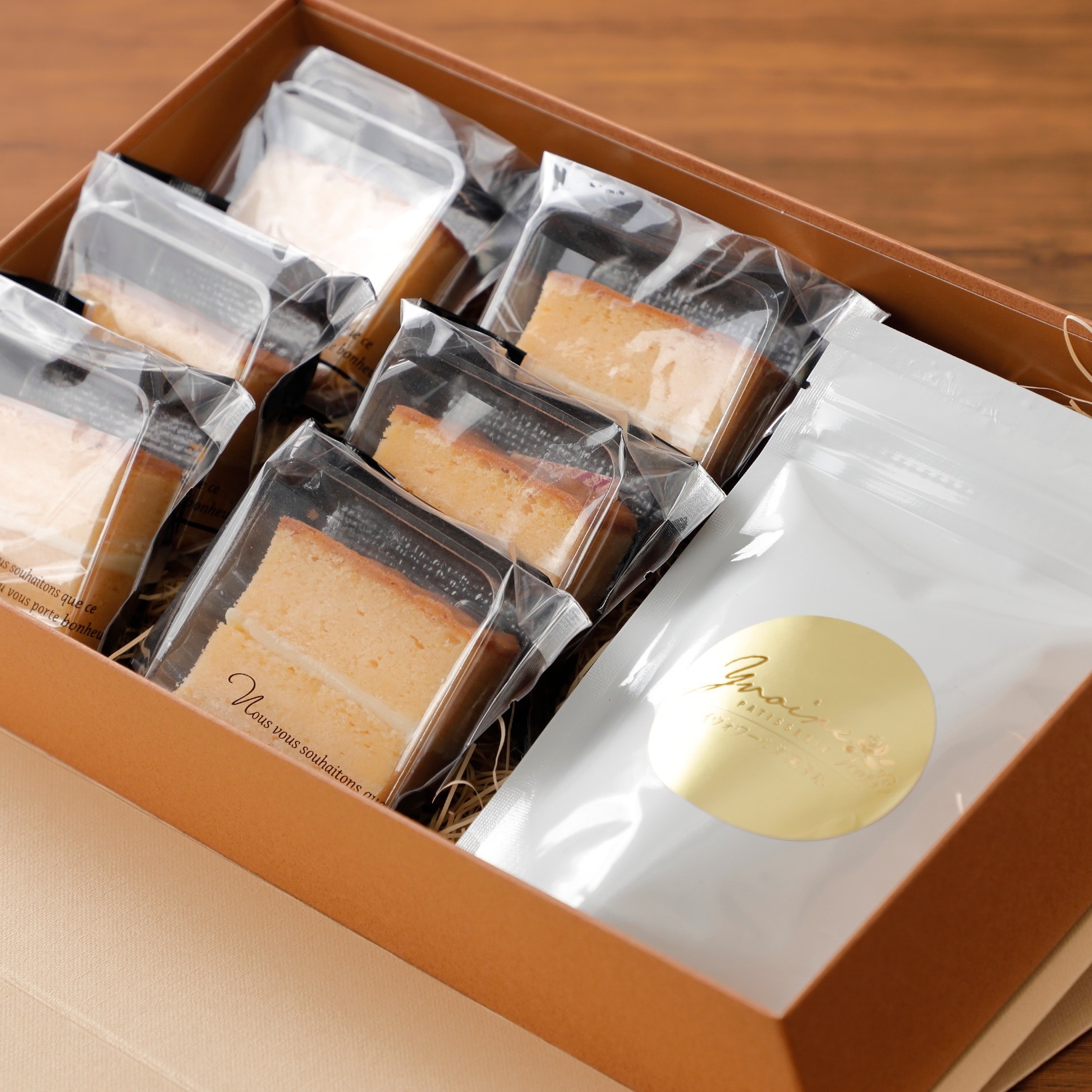 イヴォワール洋菓子店 | LINE Official Account