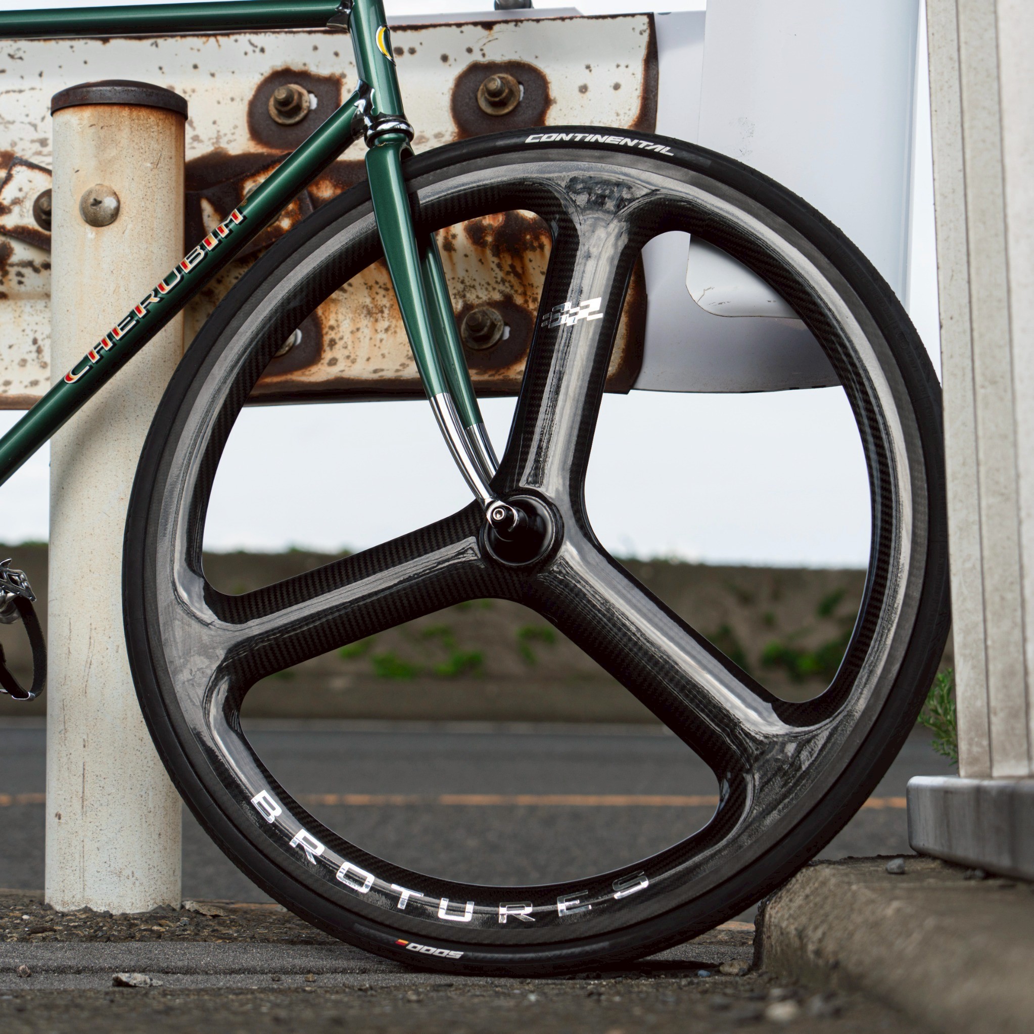 BROTURES OSAKA | LINE Official Account