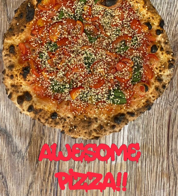 Mixed media feed | Awesome pizza!! | LINE Official Account